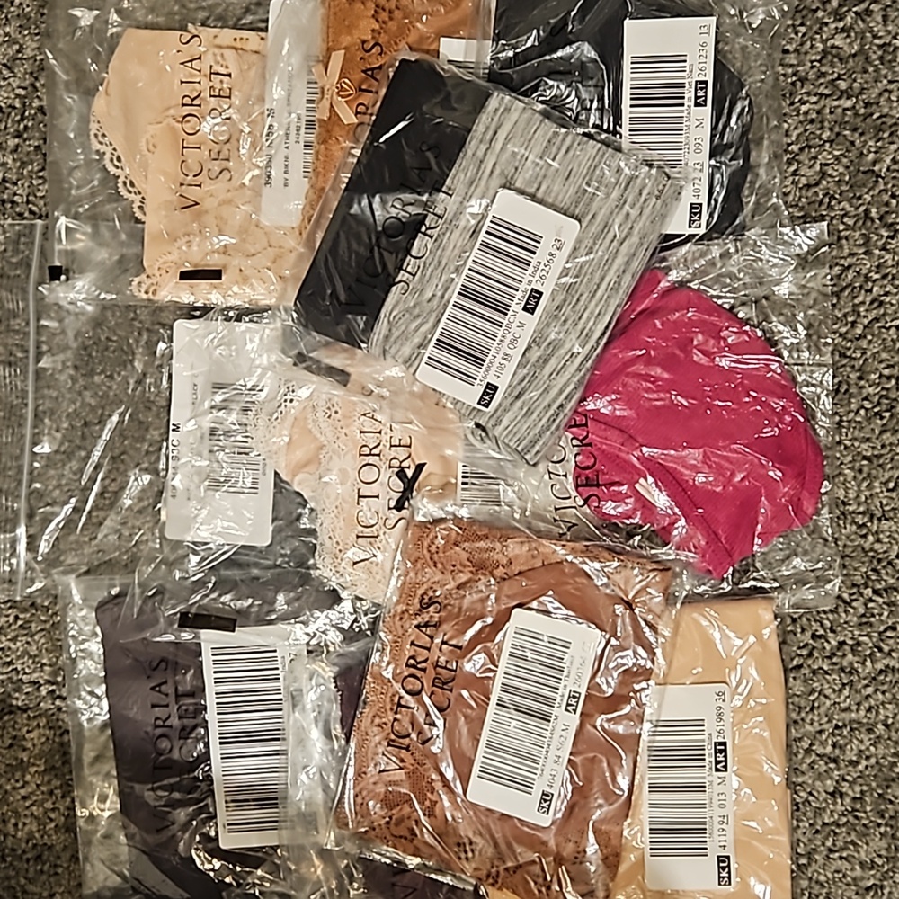 Lot of 22 Size Medium VS/PINK Panties
